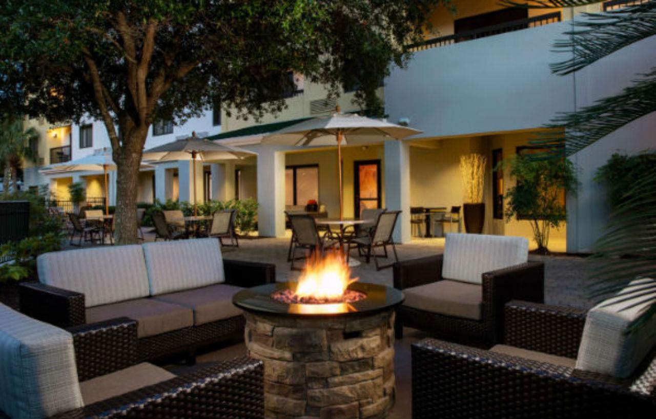 Courtyard By Marriott Myrtle Beach Barefoot Landing Briarcliffe Acres Exterior photo