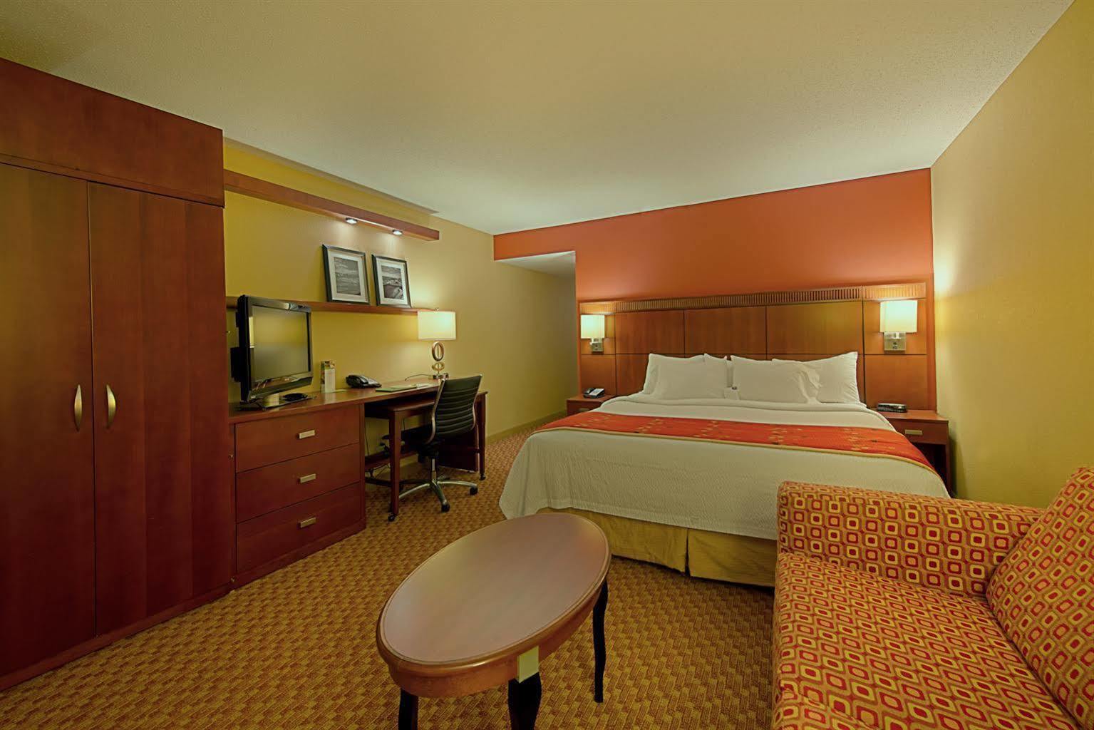Courtyard By Marriott Myrtle Beach Barefoot Landing Briarcliffe Acres Exterior photo